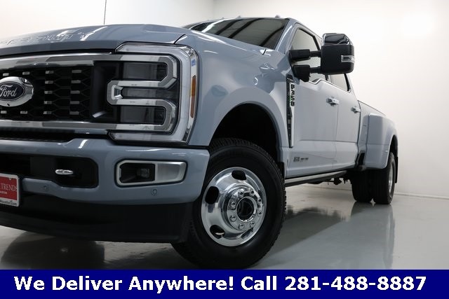 Ford Super Duty F-350 DRW Thumbnail Image 52