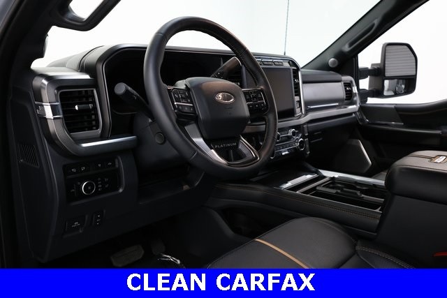 Ford Super Duty F-350 DRW Thumbnail Image 59