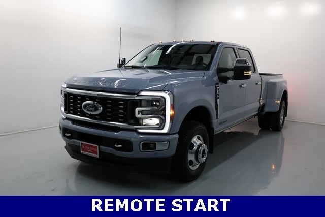 Ford Super Duty F-350 DRW Thumbnail Image 77