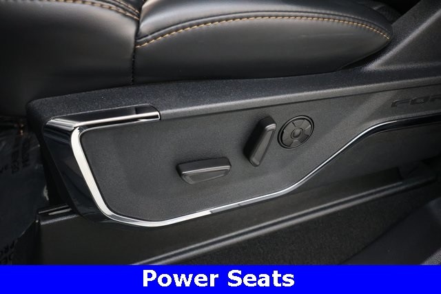 Ford Super Duty F-350 DRW Thumbnail Image 86