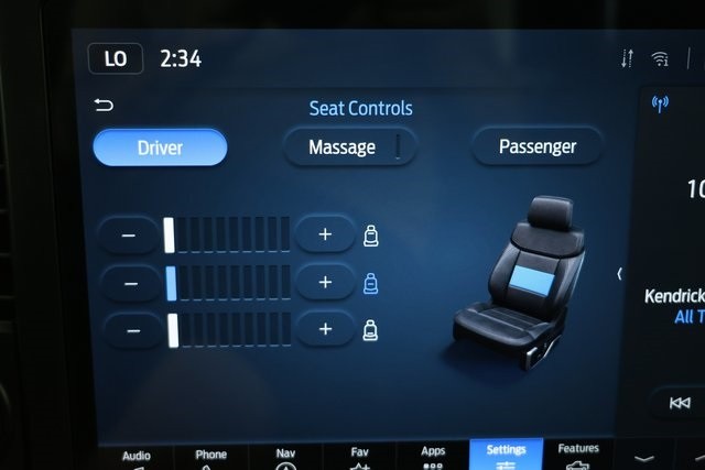 Ford Super Duty F-350 DRW Thumbnail Image 90