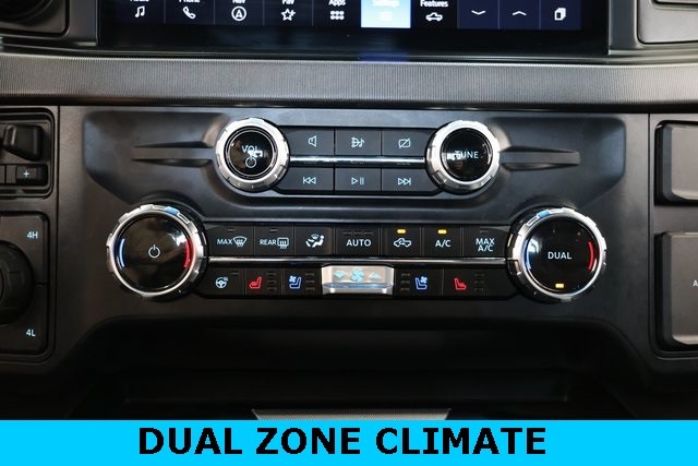 Ford Super Duty F-350 DRW Thumbnail Image 92