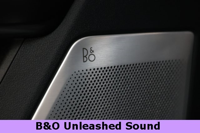 Ford Super Duty F-350 DRW Thumbnail Image 93