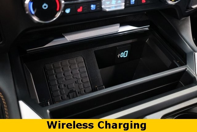 Ford Super Duty F-350 DRW Thumbnail Image 95