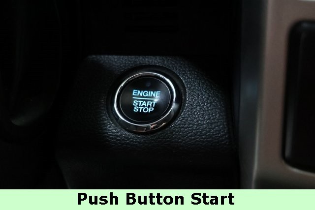 Ford Super Duty F-450 DRW Thumbnail Image 70
