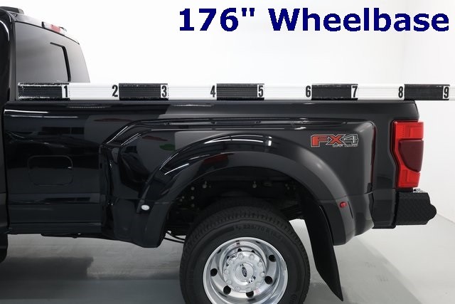 Ford Super Duty F-450 DRW Thumbnail Image 77