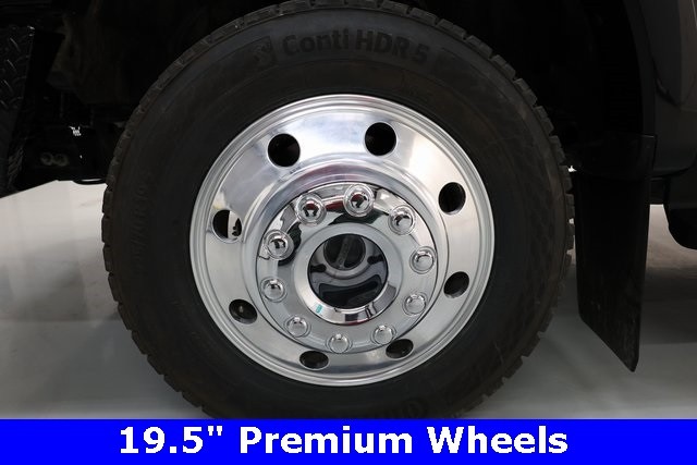 Ford Super Duty F-450 DRW Thumbnail Image 90