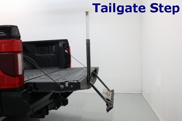 Ford Super Duty F-450 DRW Thumbnail Image 92