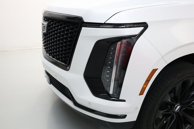 Cadillac Escalade Vehicle Image 11