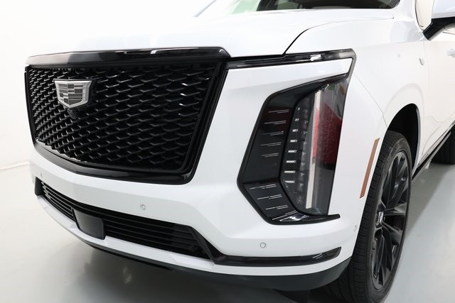 Cadillac Escalade Vehicle Image 12