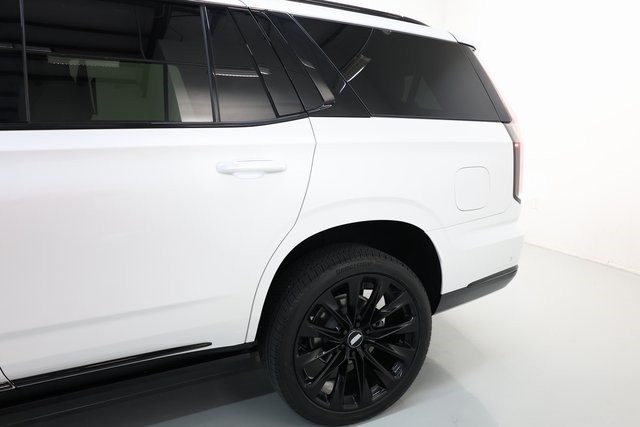 Cadillac Escalade Vehicle Image 22