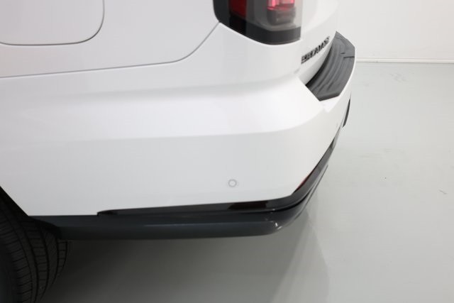 Cadillac Escalade Vehicle Image 24