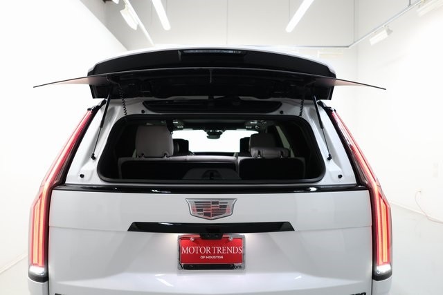 Cadillac Escalade Vehicle Image 32