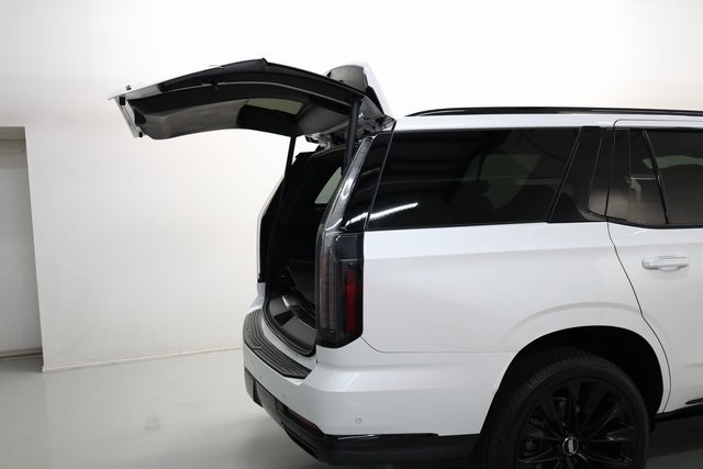 Cadillac Escalade Vehicle Image 34