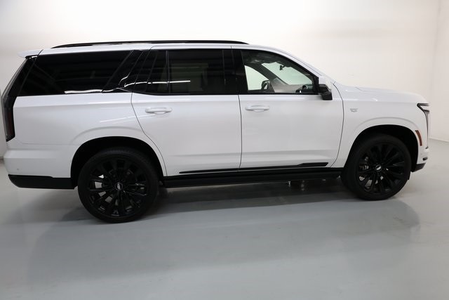 Cadillac Escalade Vehicle Image 36