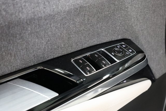 Cadillac Escalade Vehicle Image 45