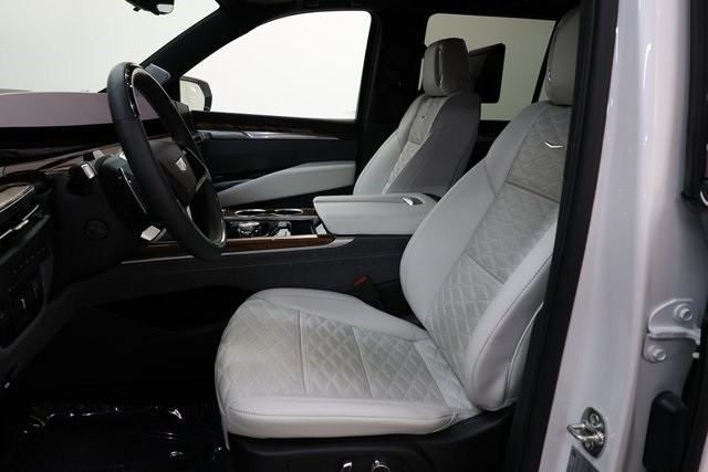 Cadillac Escalade Vehicle Image 46