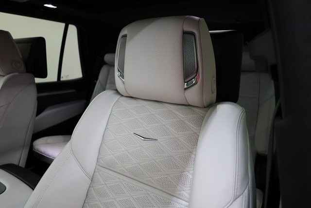 Cadillac Escalade Vehicle Image 48