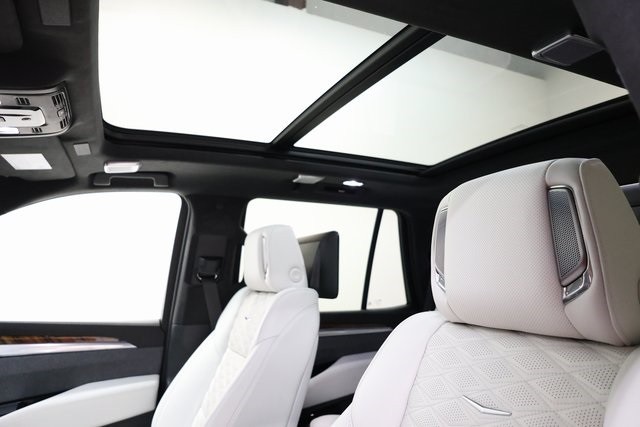 Cadillac Escalade Vehicle Image 50