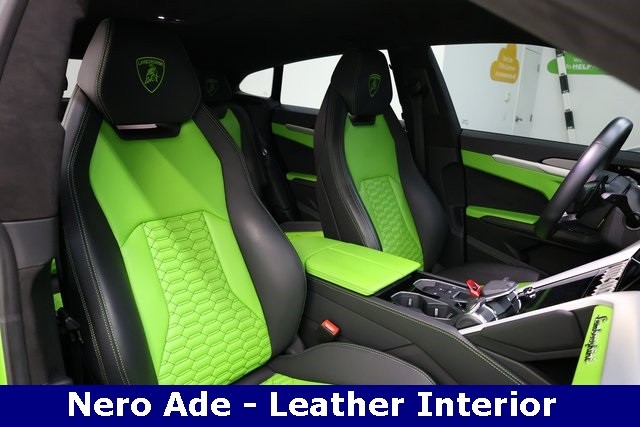 Lamborghini Urus Vehicle Image 13