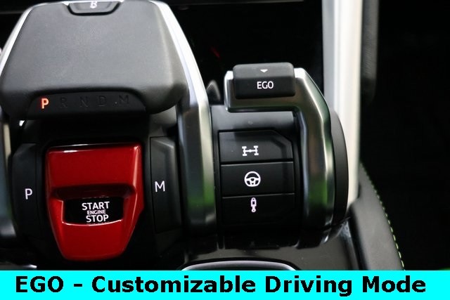 Lamborghini Urus Vehicle Image 25