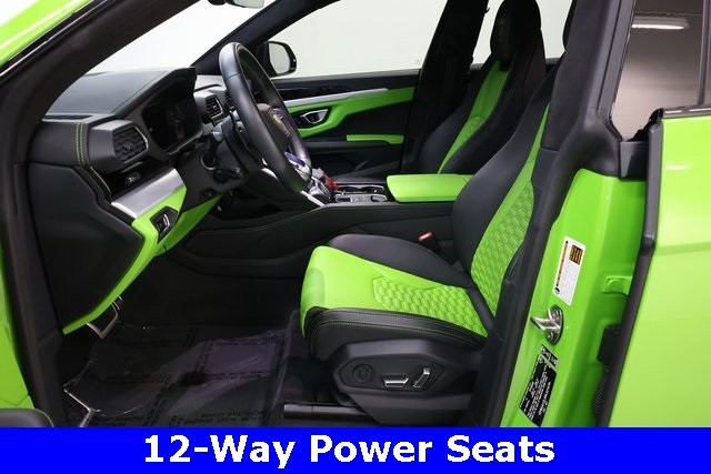 Lamborghini Urus Vehicle Image 32