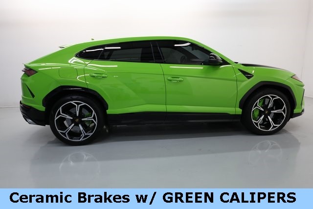 Lamborghini Urus Vehicle Image 46