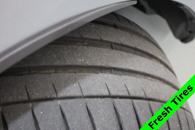 BMW 8 Series Vehicle Image 07