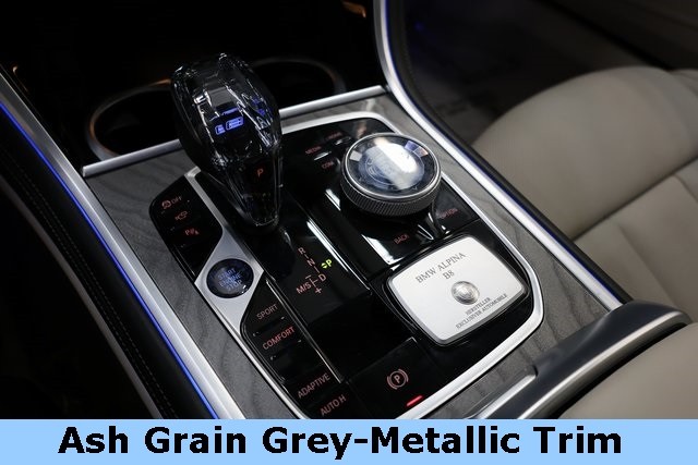 BMW 8 Series Vehicle Image 14