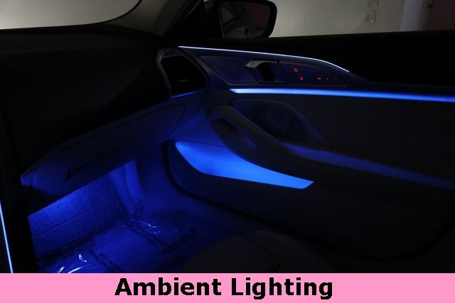 BMW 8 Series Vehicle Image 38