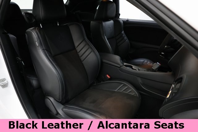 Dodge Challenger Vehicle Image 15