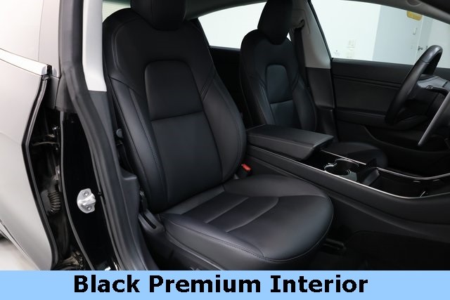 Tesla Model 3 Vehicle Image 12