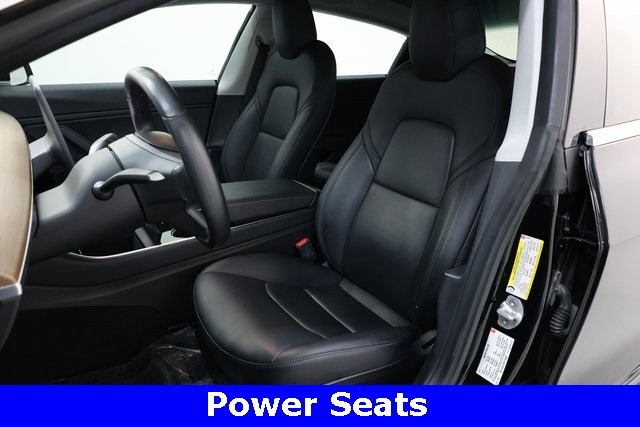 Tesla Model 3 Vehicle Image 23