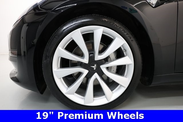 Tesla Model 3 Vehicle Image 31