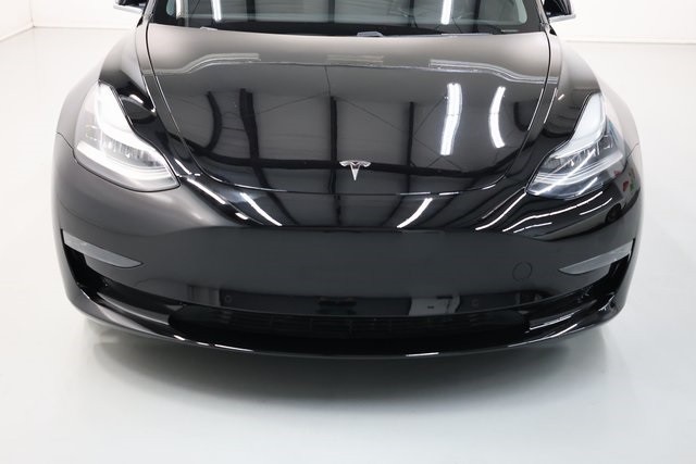 Tesla Model 3 Vehicle Image 43