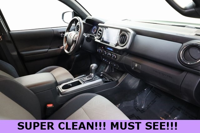 Toyota Tacoma 4WD Vehicle Image 16