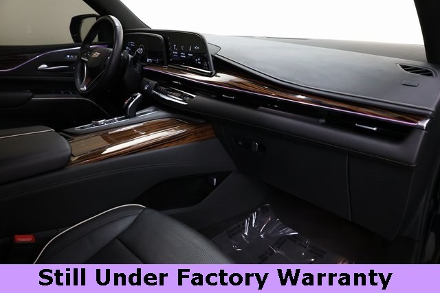 Cadillac Escalade Vehicle Image 21