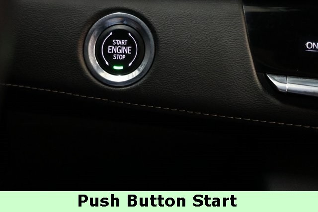 Cadillac Escalade Vehicle Image 31