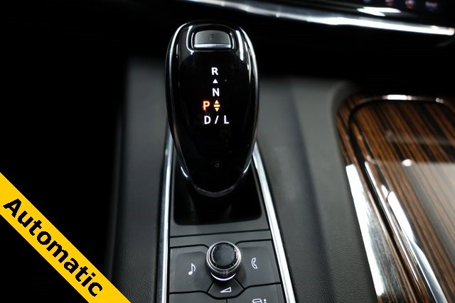 Cadillac Escalade Vehicle Image 32