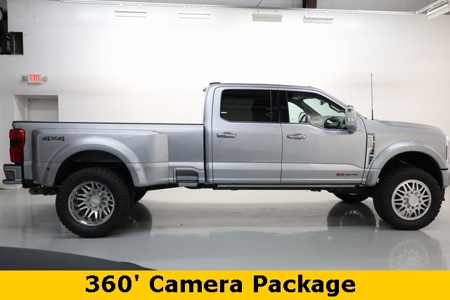 Ford Super Duty F-450 DRW Vehicle Image 13