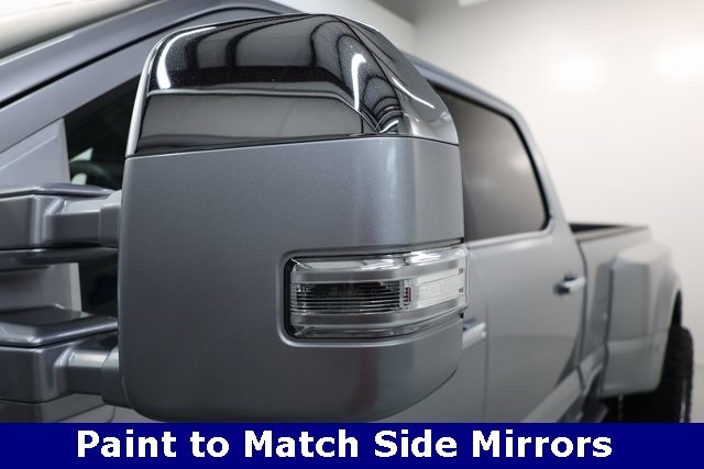 Ford Super Duty F-450 DRW Vehicle Image 15