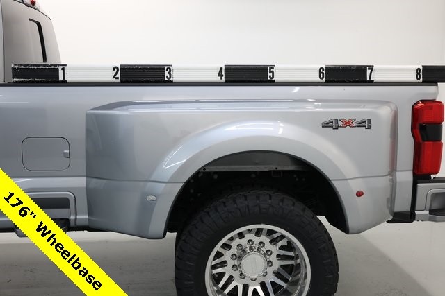 Ford Super Duty F-450 DRW Vehicle Image 33