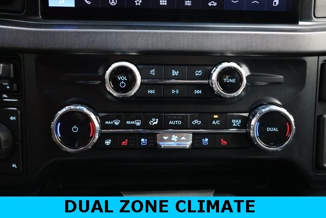 Ford Super Duty F-450 DRW Vehicle Image 38