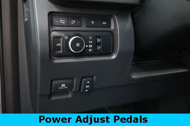 Ford Super Duty F-450 DRW Vehicle Image 43