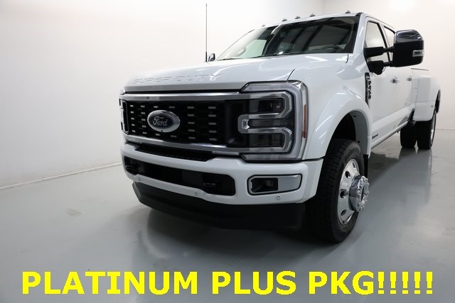 Ford Super Duty F-450 DRW Vehicle Image 03