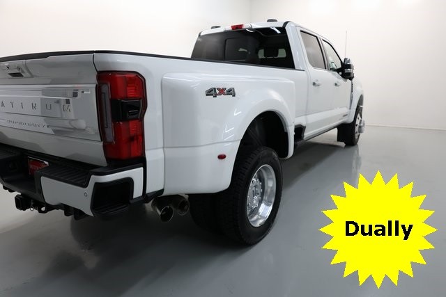 Ford Super Duty F-450 DRW Vehicle Image 04