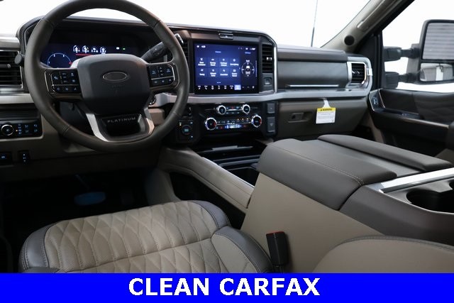 Ford Super Duty F-450 DRW Vehicle Image 10