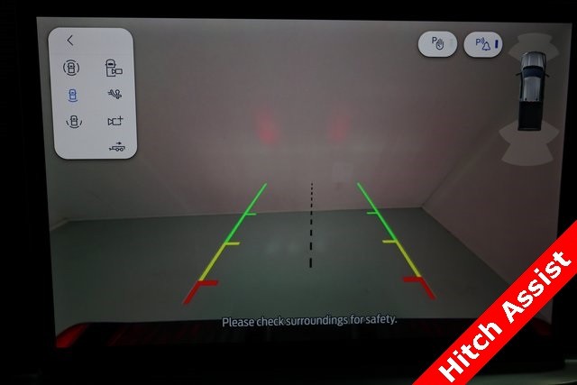 Ford Super Duty F-450 DRW Vehicle Image 18