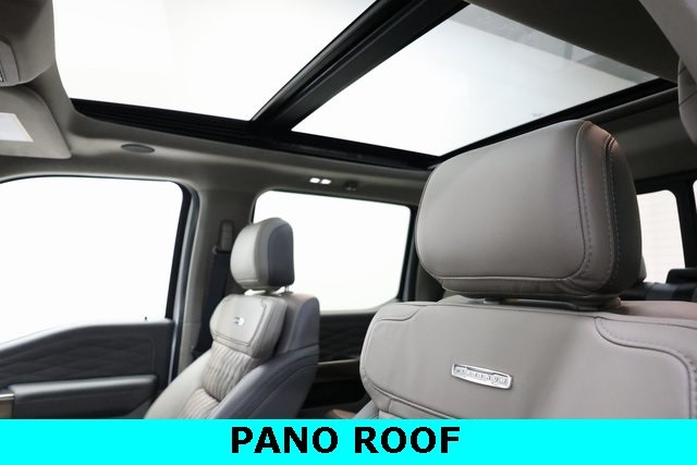 Ford Super Duty F-450 DRW Vehicle Image 22