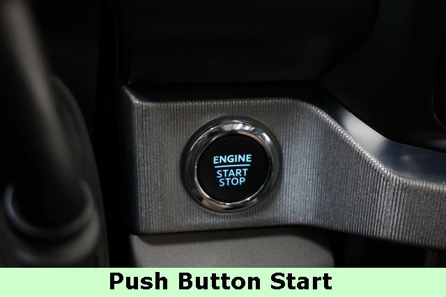 Ford Super Duty F-450 DRW Vehicle Image 24